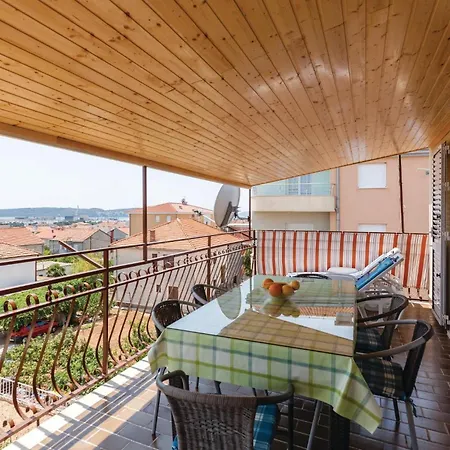 Apartamento 3 Bedroom Stunning In *